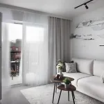 New #madalinskiego57 - Center, New Bulding, 2 Bedrooms, 2x Double Beds And A Fold-out Sofa, Separate Kitchen, Air Conditioning, Balcony, Underground Parking, Self Check In 24h, Internet, Netflix, Coffee Machine, Washing Machine,1 Km To The Railw *