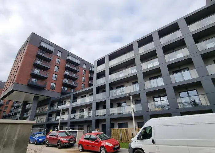 Apartment New #madalinskiego57 - Center, New Bulding, 2 Bedrooms, 2x Double Beds And A Fold-out Sofa, Separate Kitchen, Air Conditioning, Balcony, Underground Parking, Self Check In 24h, Internet, Netflix, Coffee Machine, Washing Machine,1 Km To The Railw *