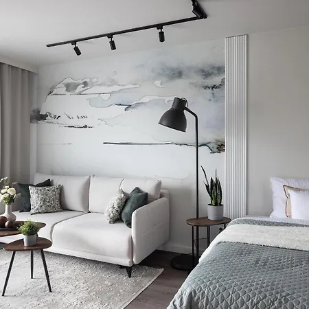 New #madalinskiego57 - Center, New Bulding, 2 Bedrooms, 2x Double Beds And A Fold-out Sofa, Separate Kitchen, Air Conditioning, Balcony, Underground Parking, Self Check In 24h, Internet, Netflix, Coffee Machine, Washing Machine,1 Km To The Railw Apartamento