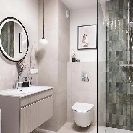 New #madalinskiego57 - Center, New Bulding, 2 Bedrooms, 2x Double Beds And A Fold-out Sofa, Separate Kitchen, Air Conditioning, Balcony, Underground Parking, Self Check In 24h, Internet, Netflix, Coffee Machine, Washing Machine,1 Km To The Railw Breslavia