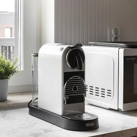 #Madalinskiego57 - City Center, New Bulding, 2 Bedrooms, 2X Double Beds And A Fold-Out Sofa, Separate Kitchen, Ac, Balcony, Free Underground Parking, Self Check In 24H, Internet, Netflix, Coffee Machine, Washing Machine,1Km To The Railway, For Non-Sm *