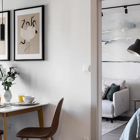 #Madalinskiego57 - City Center, New Bulding, 2 Bedrooms, 2X Double Beds And A Fold-Out Sofa, Separate Kitchen, Ac, Balcony, Free Underground Parking, Self Check In 24H, Internet, Netflix, Coffee Machine, Washing Machine,1Km To The Railway, For Non-Sm