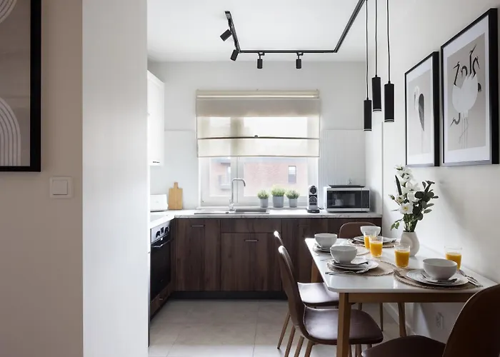 New #madalinskiego57 - Center, New Bulding, 2 Bedrooms, 2x Double Beds And A Fold-out Sofa, Separate Kitchen, Air Conditioning, Balcony, Underground Parking, Self Check In 24h, Internet, Netflix, Coffee Machine, Washing Machine,1 Km To The Railw