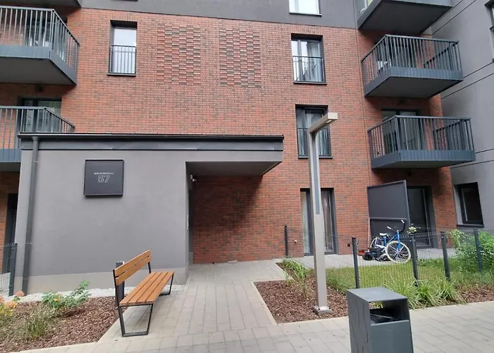 Apartment New #madalinskiego57 - Center, New Bulding, 2 Bedrooms, 2x Double Beds And A Fold-out Sofa, Separate Kitchen, Air Conditioning, Balcony, Underground Parking, Self Check In 24h, Internet, Netflix, Coffee Machine, Washing Machine,1 Km To The Railw